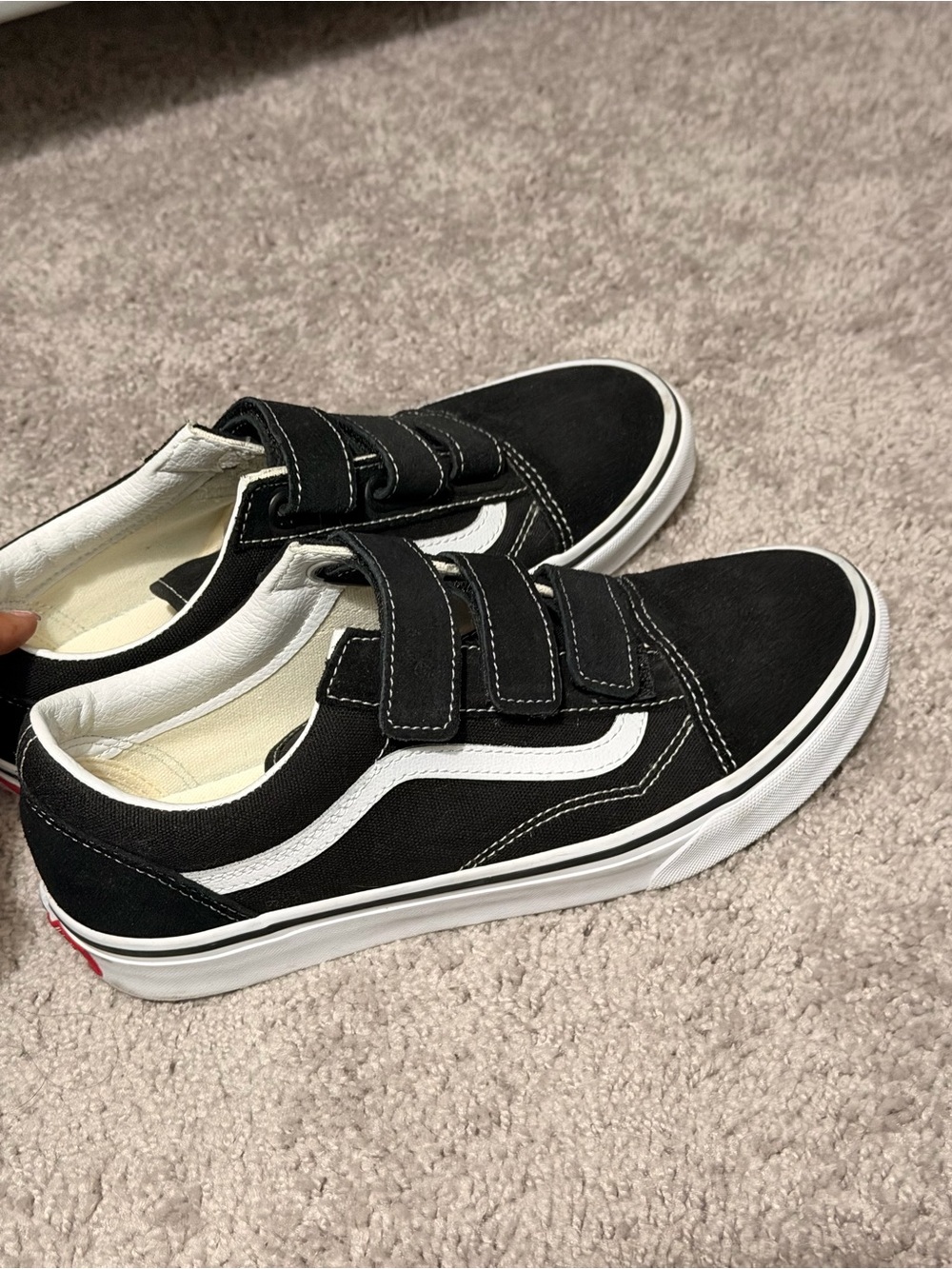 Vans Black and White Velcro Old Skool Style Men’s size 7 | Women’s size 8.5 - Picture 3 of 5